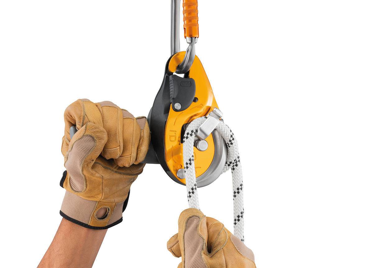 Petzl I’D EVAC Anti Panic Function Self Braking Descender - SecureHeights